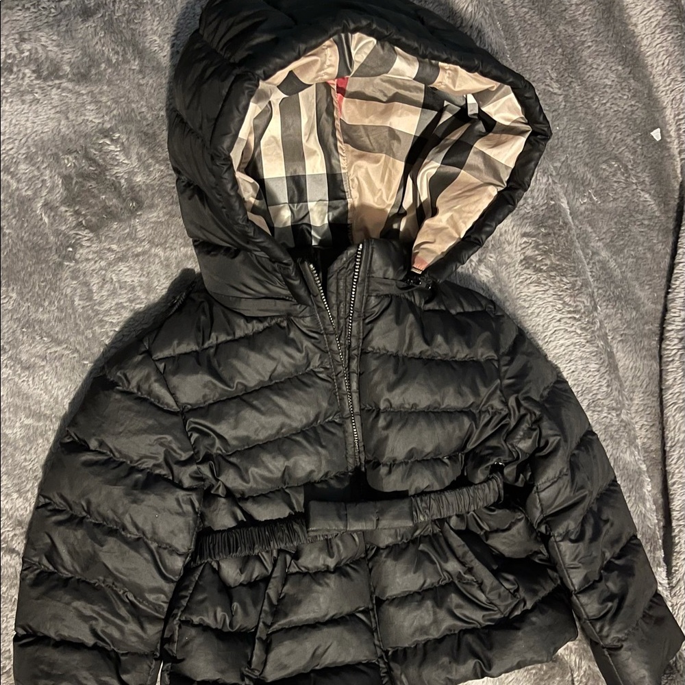 Girls Classic Puffer Burberry Jacket .